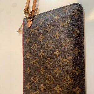Authentic Louis Vuitton (LV)  Neverfull Pouchette PM Monogram Peony